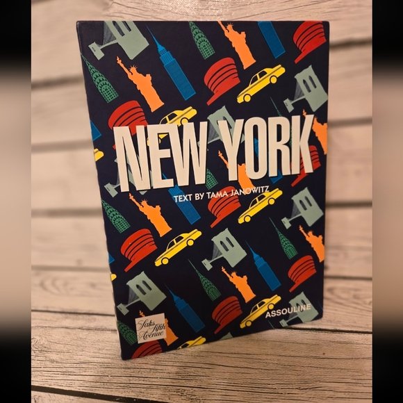 NEW YORK Photo Book w/Slipcase Assouline Tama Janowitz Saks Fifth Avenue 2006 HC - Picture 2 of 6